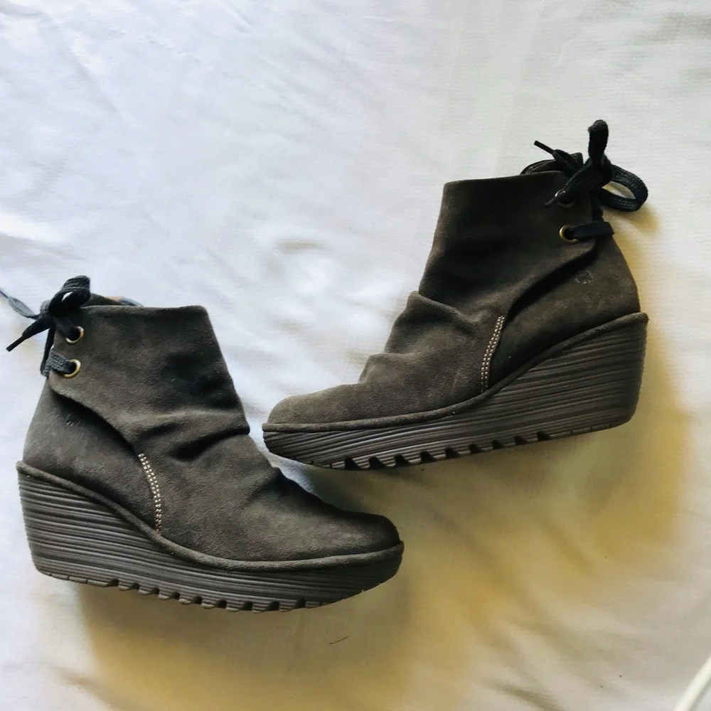 FLY LONDON SHOES YAMA‎ SLUDGE GREEN SUEDE BOOTIES PLATFORM WEDGE ANKLE BOOT